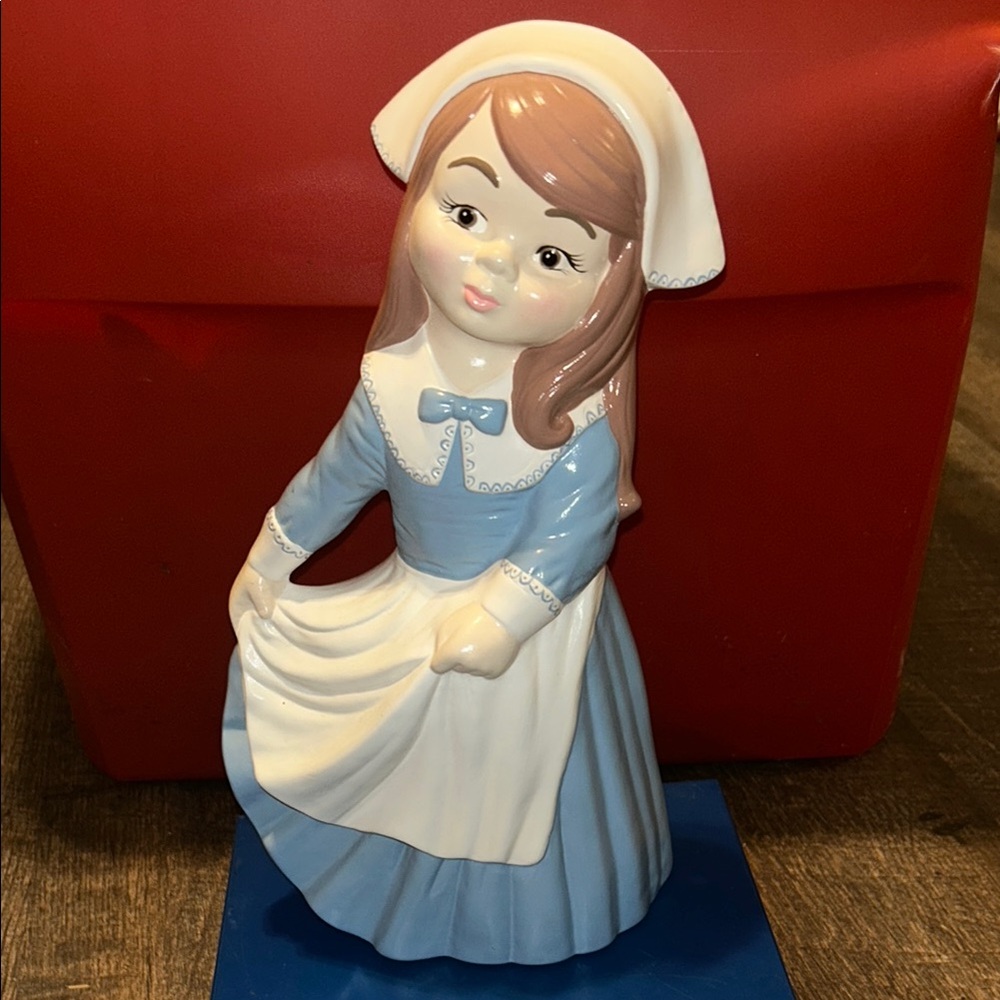 Vintage ceramic pilgrim 12” figurine